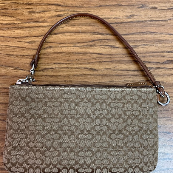 Coach - Purse - Picture 4 of 11